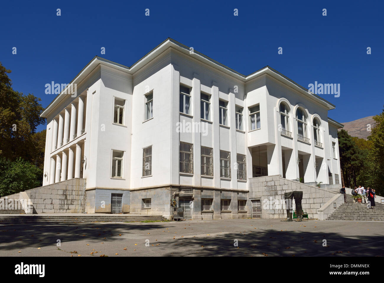 L'Iran, la province de Téhéran, Téhéran, Saad Abad Museums Complex, blanc ou Palais National de l'ancien Shah, residence Banque D'Images