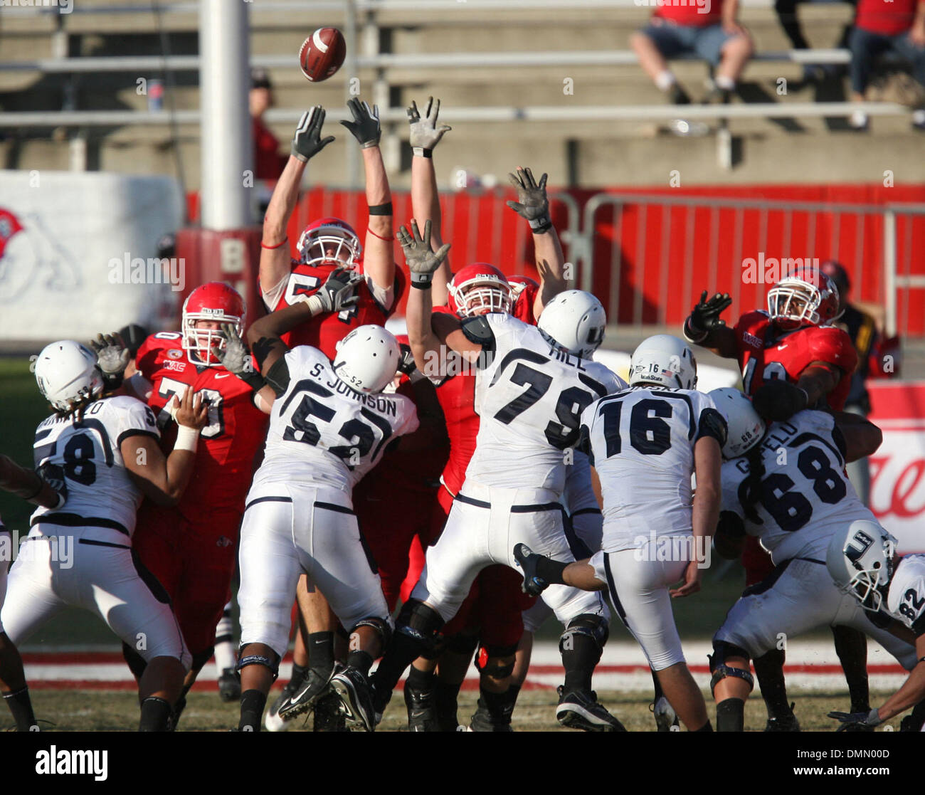 FRESNO, CA. -- -- 10/31/09 -- -- - Fresno State a obtenu un coup de chance lorsque l'état de l'Utah a raté une fermer objectif dans la première moitié. MARK CROSSE / LE FRESNO BEE (crédit Image : © Fresno Bee/ZUMApress.com) Banque D'Images