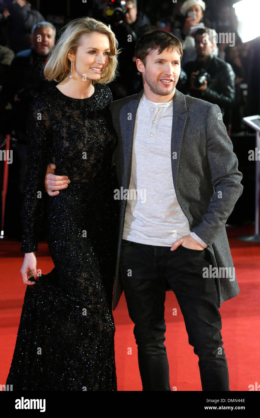 Cannes, France. Dec 18, 2013. James Blunt et Sofia Wellesley arrive pour le NRJ Music Awards à Cannes. Dpa : Crédit photo alliance/Alamy Live News Banque D'Images