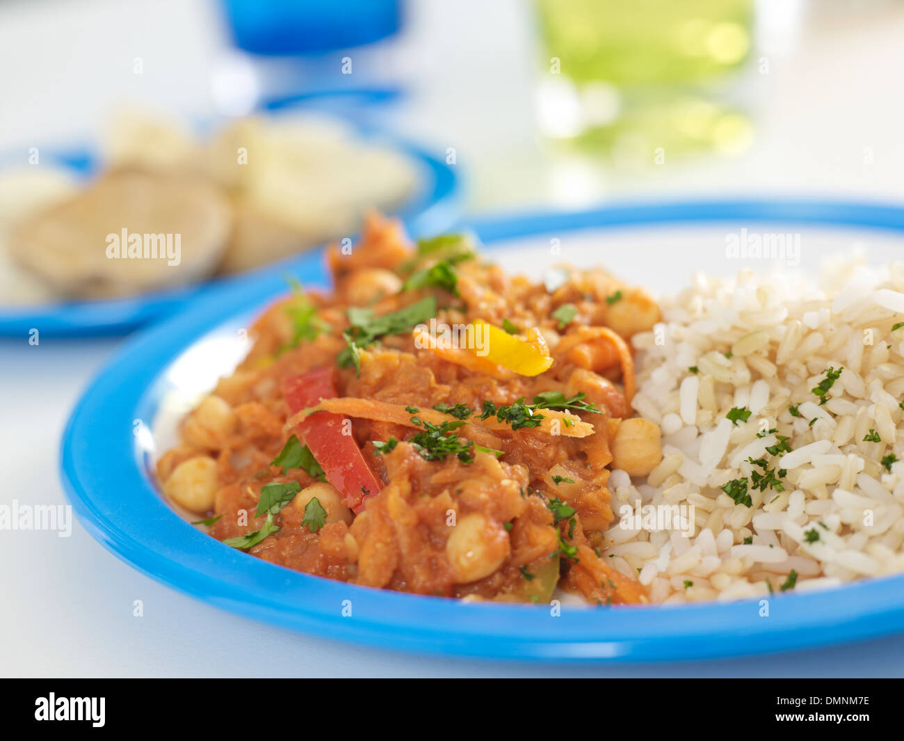 Pois chiches marocain et ragoût de légumes avec du riz Banque D'Images