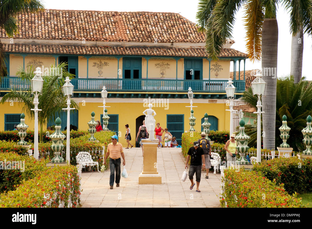 Les gens de la Plaza Mayor, le centre-ville de Trinidad Cuba Centre, site du patrimoine mondial de l'UNESCO, Cuba Caraïbes, Amérique Latine Banque D'Images