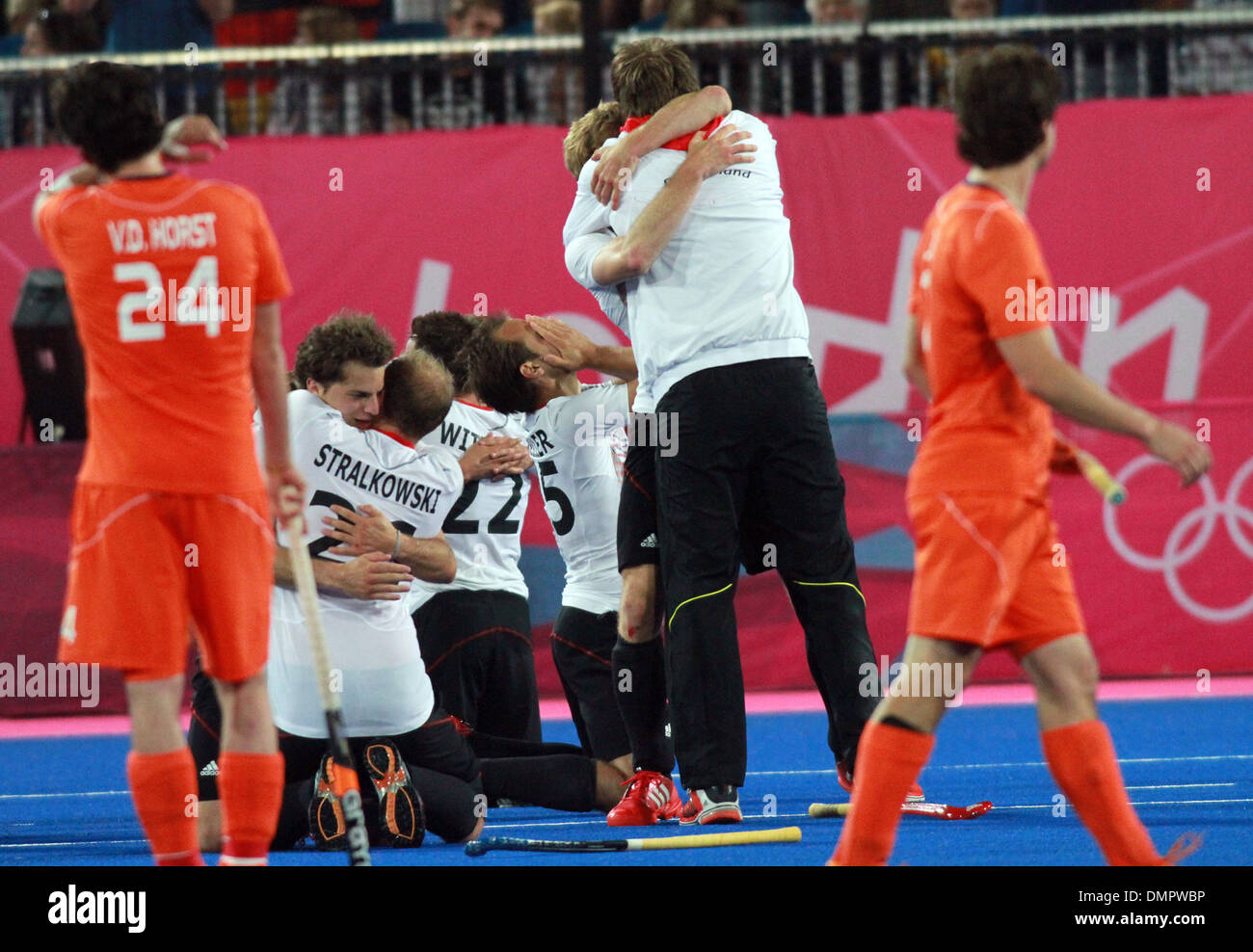 L'équipe allemande célébrer après avoir remporté la finale hommes de hockey des Jeux Olympiques de Londres 2012 - Men's Hockey - finale contre les Pays-Bas Banque D'Images