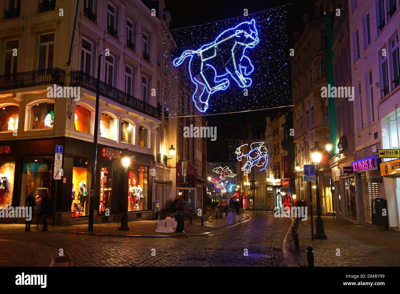 Bruxelles. 14Th Dec 2013. Photos prises le 16 décembre 2013 présente le paysage du soir de Bruxelles, Belgique. Credit : Gong Bing/Xinhua/Alamy Live News Banque D'Images