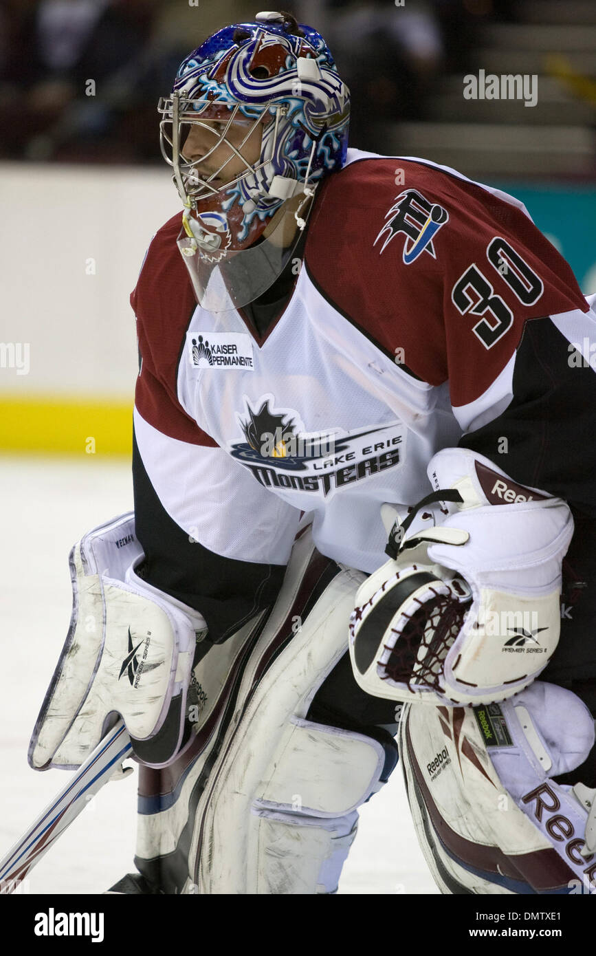06 Novembre 2009 : le lac Érié Monstres Tyler Weiman (30) dans l'objectif au cours de la troisième période. Les Marlies défait les monstres 3-2 dans ce match de la Ligue américaine de hockey joué au Quicken Loans Arena de Cleveland, OH..Crédit obligatoire : Frank Jansky / Southcreek Global (Image Crédit : © Frank Jansky/global/ZUMApress.com) Southcreek Banque D'Images