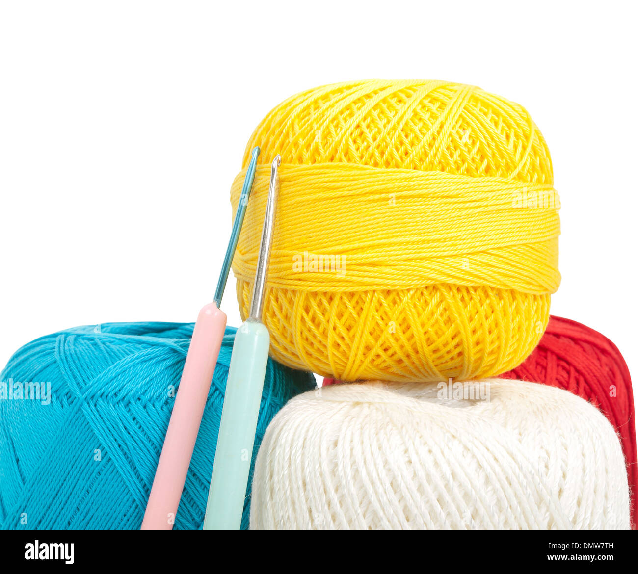 Aiguilles crochet et du fil à coudre de différentes couleurs Banque D'Images