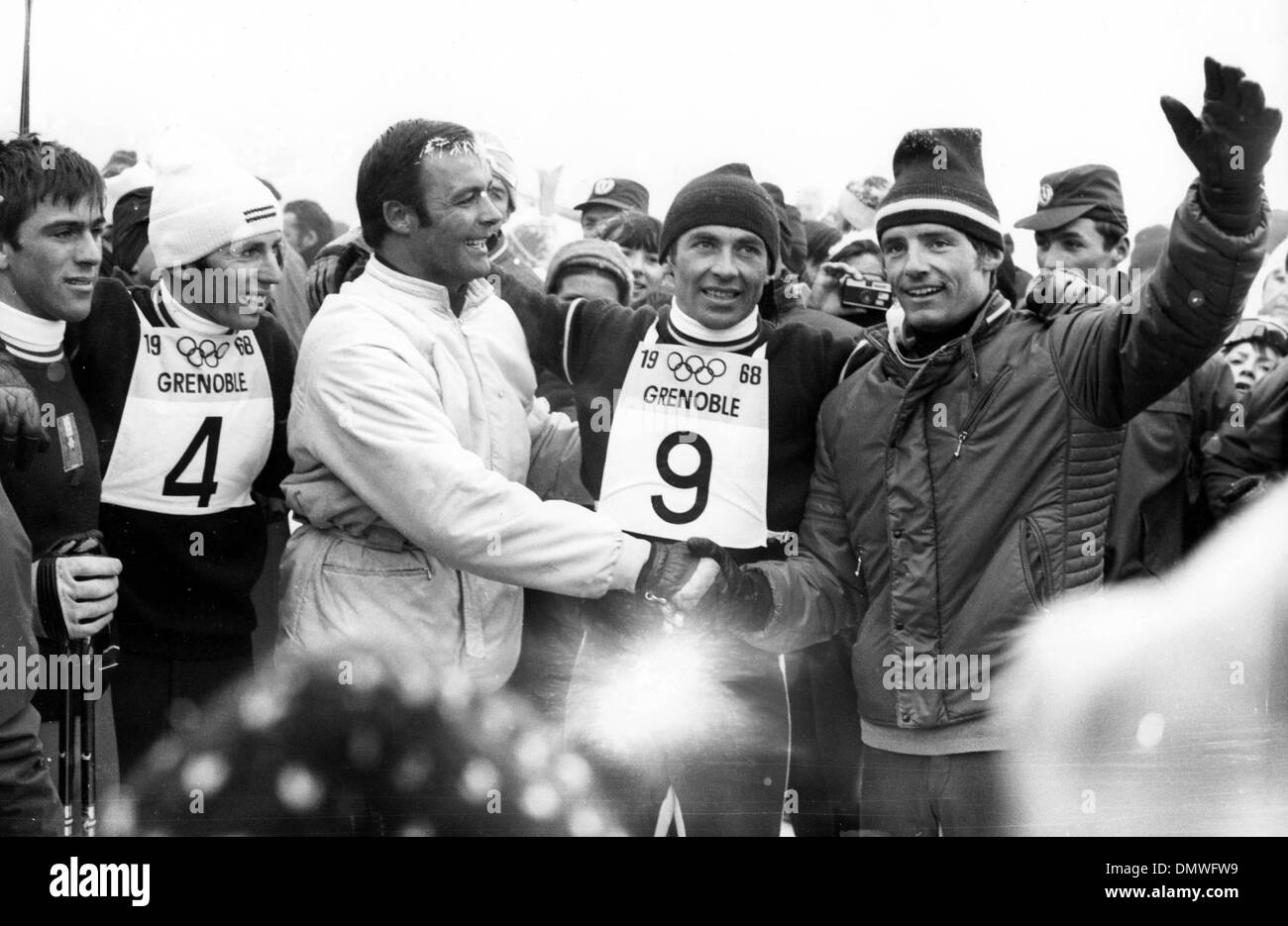 Feb 08, 1968 ; Grenoble, France ; (à partir de la L-R) Les Autrichiens MATT HUBER, l'ancien champion olympique TONY SAILER, Karl Schranz et la médaille d'or du slalom spécial JEAN CLAUDE KILLY. (Crédit Image : © Keystone Photos USA) Banque D'Images