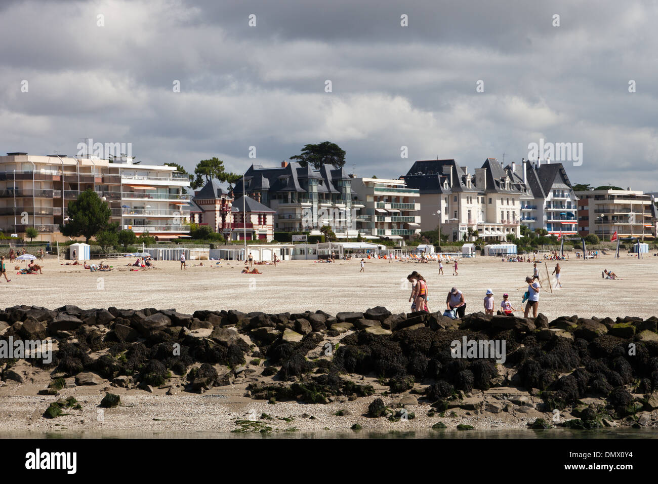 La Baule Escoublac, communément appelé La Baule, plage vue près du port France Banque D'Images