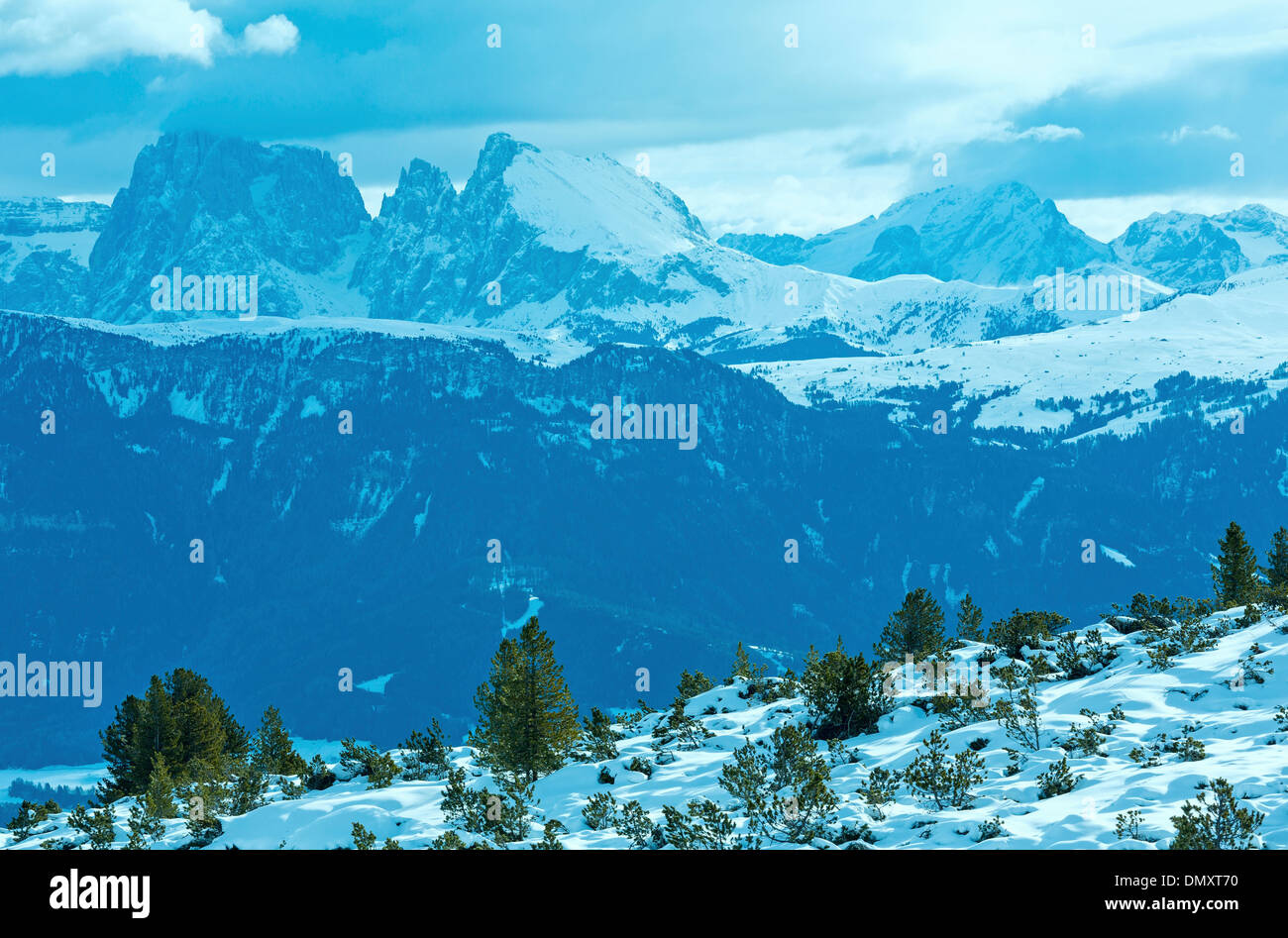 Beau paysage de montagne d'hiver (ou corne Rittner Ritten, Italie) Banque D'Images