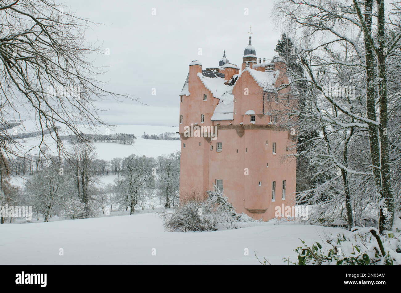 Craigievar Castle dans la région de Royal Deeside Aberdeen en hiver neige Banque D'Images