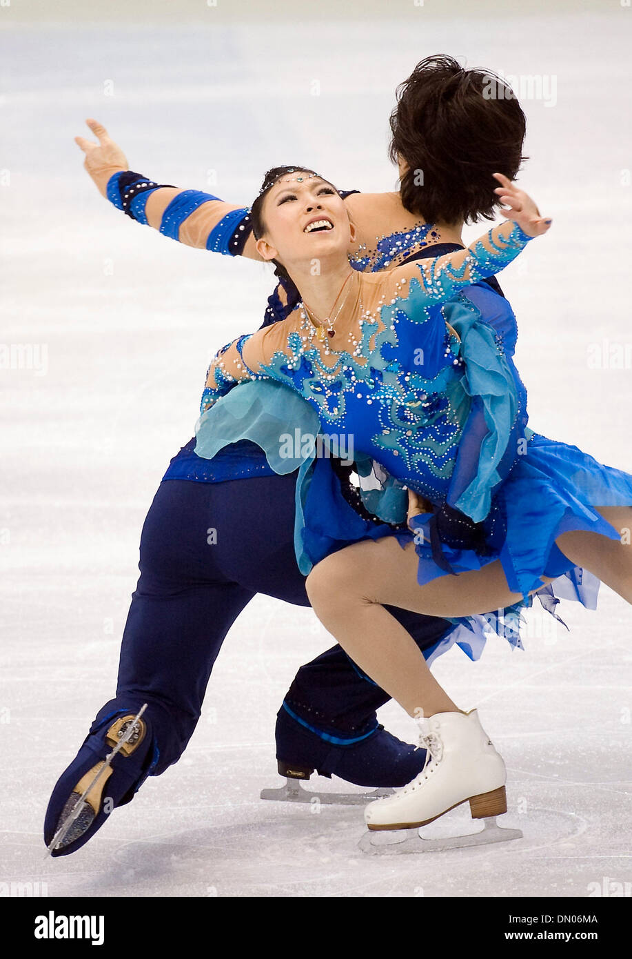 14 février 2010 - Vancouver, Colombie-Britannique, Canada - Jeux Olympiques Patinage Artistique Couples Programme court - la Chine Qing Pang et Jian Tong sont en 4e place après leur performance en patinage artistique Couples Programme court dans les Jeux Olympiques d'hiver de 2010 le 14 février 2010 à Vancouver, Colombie-Britannique. (Crédit Image : © Paul Kitagaki Jr./ZUMApress.com) Banque D'Images