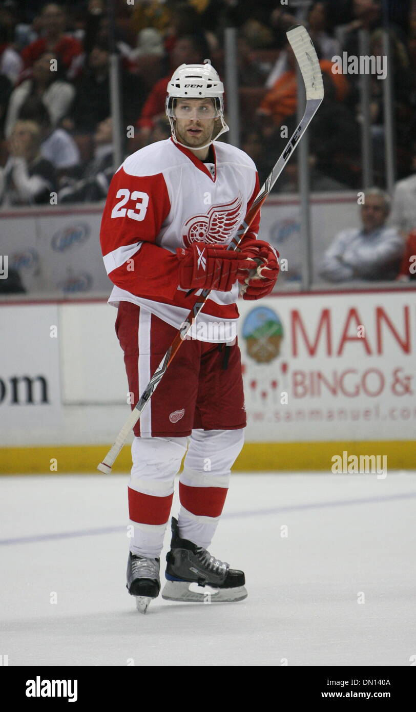 Red Wings de Détroit le défenseur Brad Stuart est photographié au cours d'un match de hockey contre les Ducks d'Anaheim au Honda Center. Banque D'Images