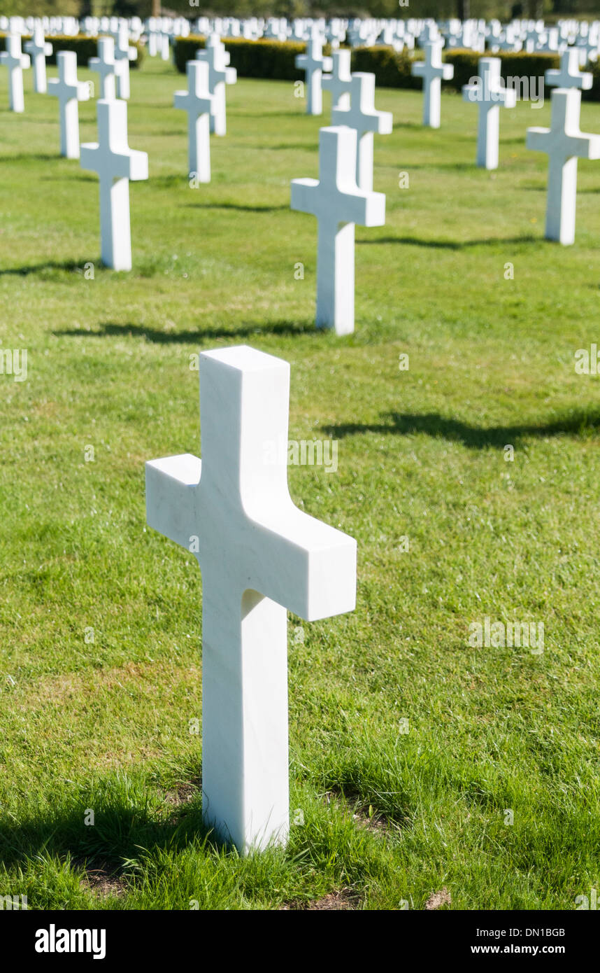 Tombes de Soldats Américains d'un qui est mort à la Seconde Guerre mondiale, le cimetière de guerre US, Madingley, Cambridge, Royaume-Uni Banque D'Images