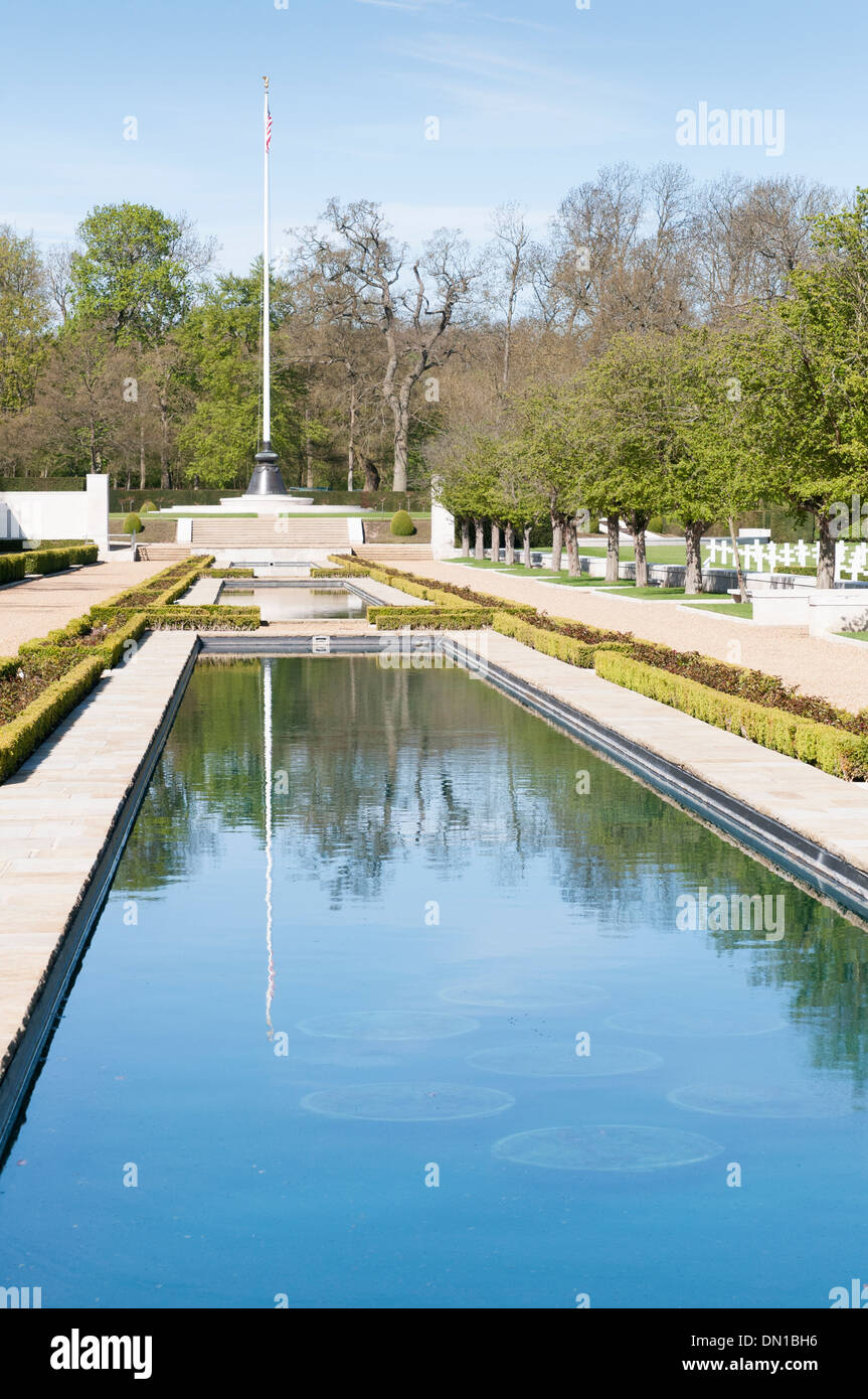 Le miroir d'eau, cimetière de guerre US, Madingley, Cambridge, Angleterre Banque D'Images