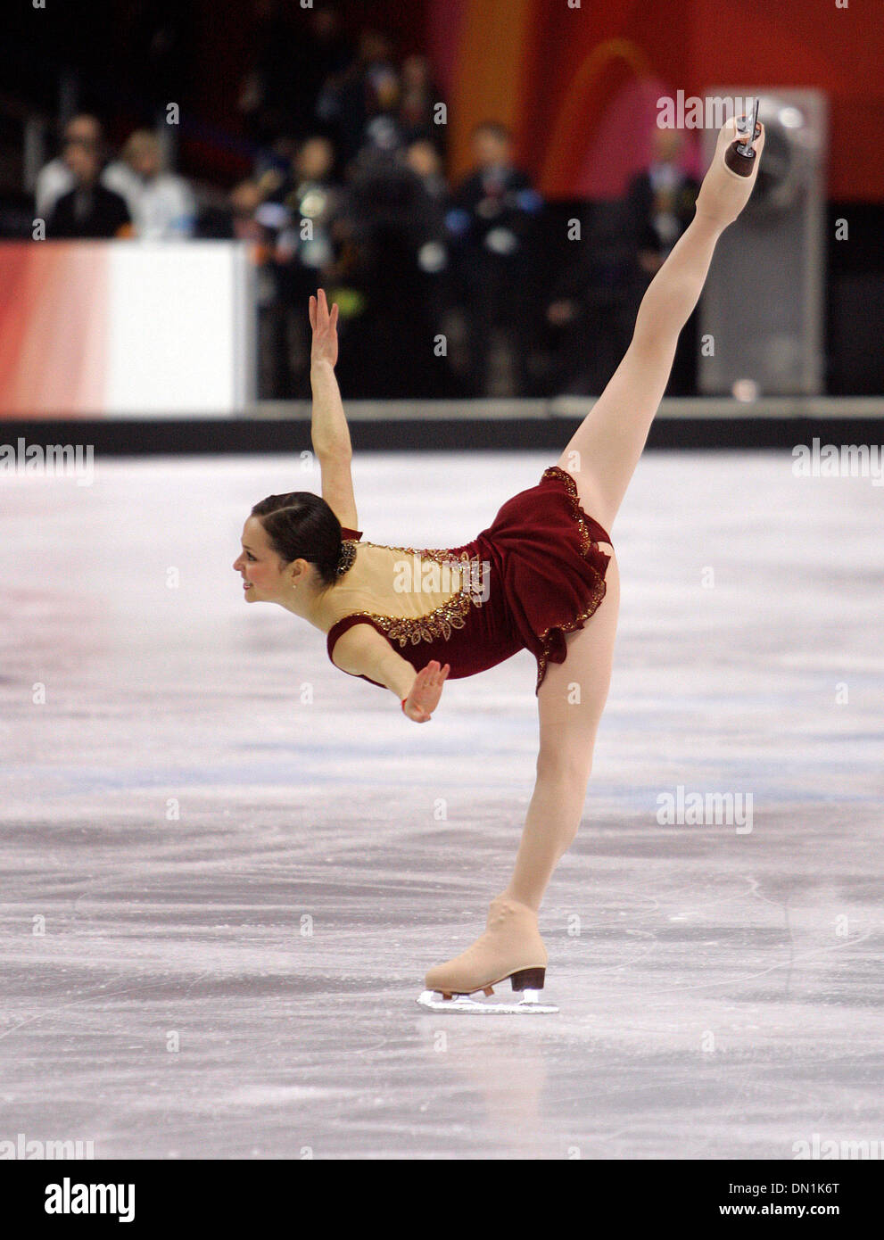 23 févr., 2006 ; Turin, Italie ; Sasha Cohen au cours de sa performance. De Shizuka Arakawa Japon a remporté la médaille d'or, Sasha Cohen des États-Unis a gagné l'argent, et Irina Slutskaya de Russie a remporté le bronze en patinage artistique programme freestyle à Turin, Italie aux Jeux Olympiques d'hiver de 2006. Crédit obligatoire : Photo par K.C. Alfred/SDU-T/ZUMA Press. (©) Copyright 2006 by SDU-T Banque D'Images