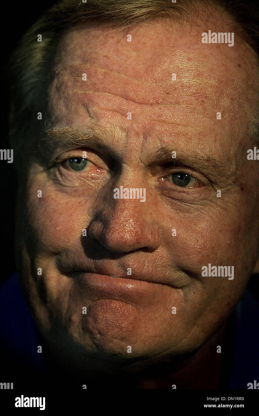 Mar 14, 2006 ; West Palm Beach, FL, USA ; Les Images de la conférence de presse de Jack Nicklaus au Bear's Club à Jupiter. Nicklaus répond aux questions pour plus d'une heure et a parlé du 20e anniversaire de la victoire de son maître. Crédit obligatoire : Photo de Thomas Cordy/Palm Beach Post/ZUMA Press. (©) Copyright 2006 par Palm Beach Post Banque D'Images