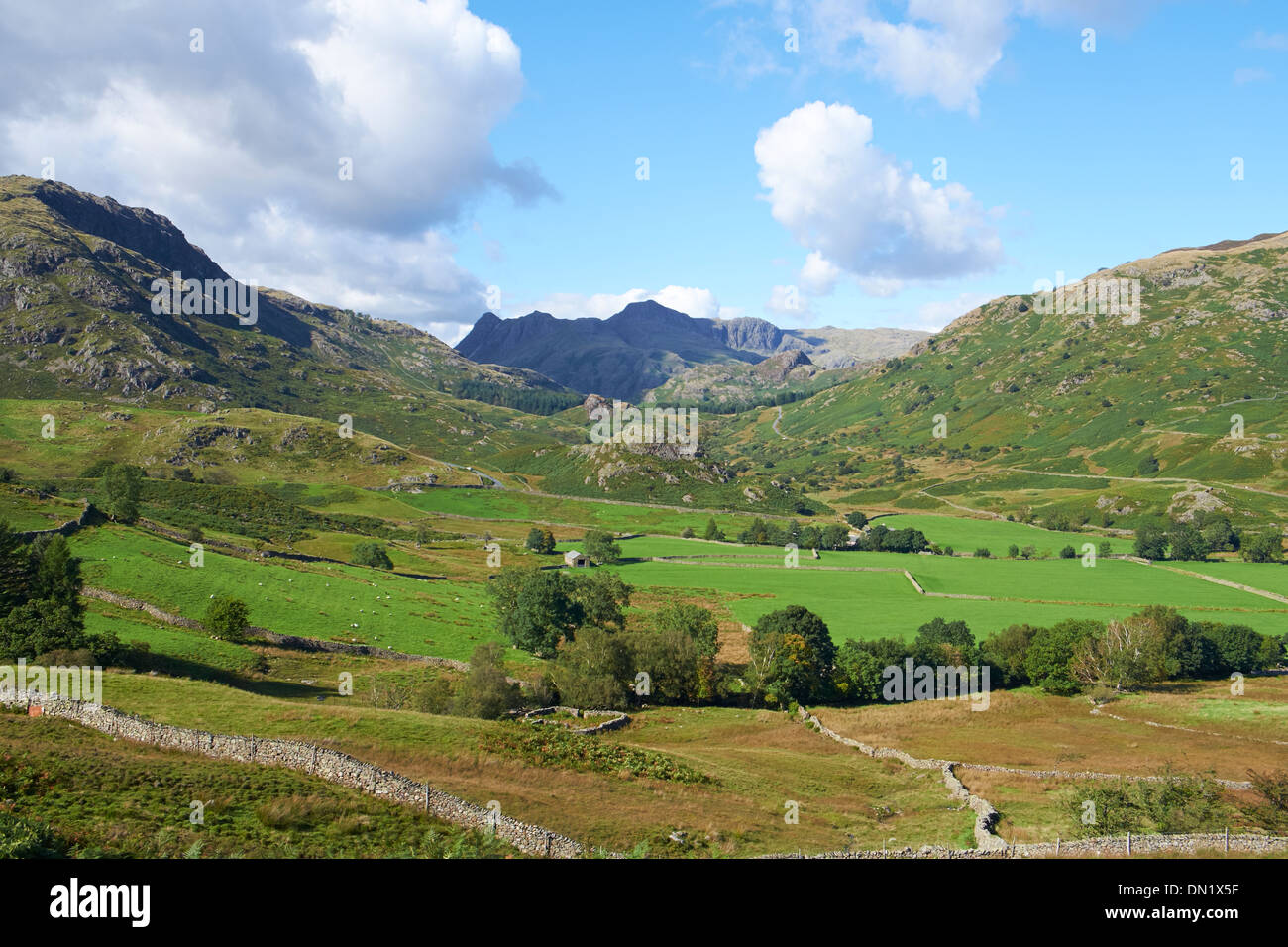 Langdale Pikes de Little Langdale, Château Howe center frame, Lake District. Banque D'Images