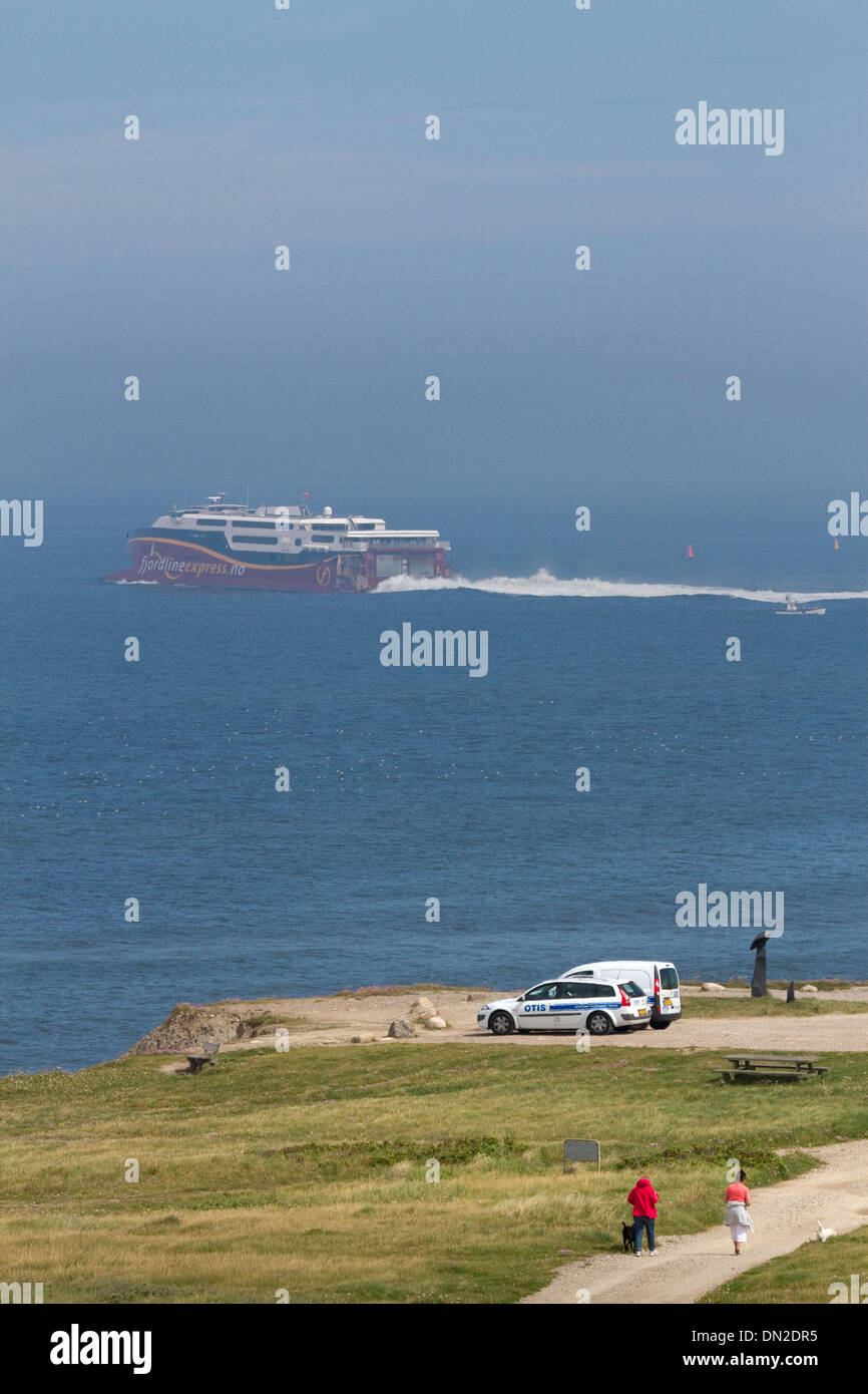 Le Fjord Line ferry Fjord HSC Cat quitte Hirtshals. Banque D'Images