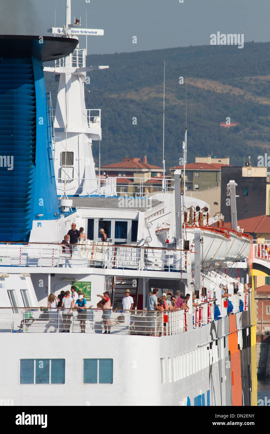 La Moby Line ferry M/V Moby Vincent à Livourne. Banque D'Images
