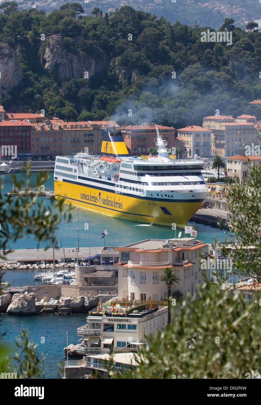 Le M/V Mega Express à Nice. Banque D'Images