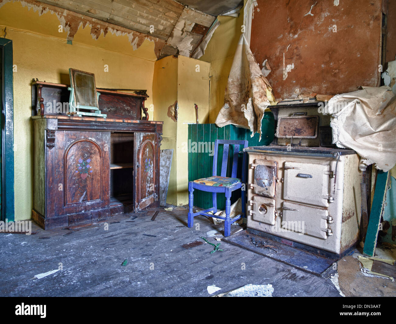 Intérieur de abandonné Croft House, North Uist Banque D'Images