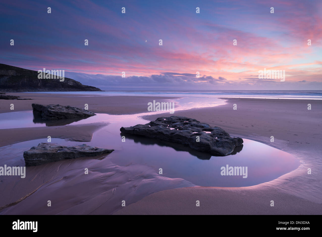 Magnifique coucher de soleil au-dessus de Dunraven Bay, Southerndown, côte du Glamorgan, Pays de Galles. L'automne (octobre) 2013. Banque D'Images