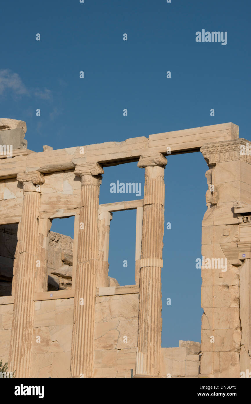 Grèce, Athènes, acropole. Erectheum, portique de cariatides. Banque D'Images