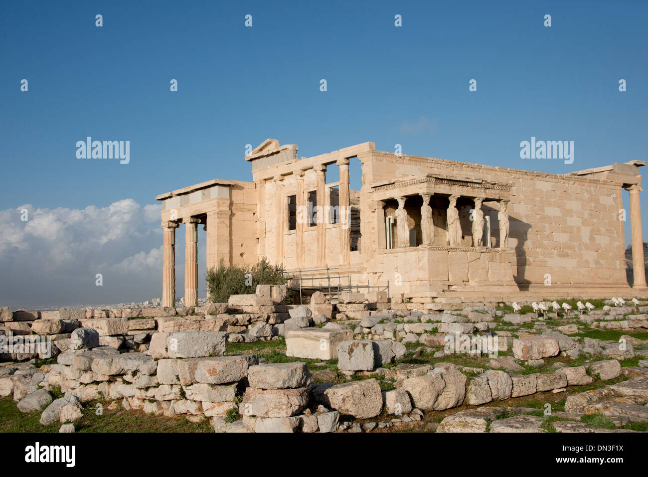 Grèce, Athènes, acropole. Erectheum, portique de cariatides. Banque D'Images