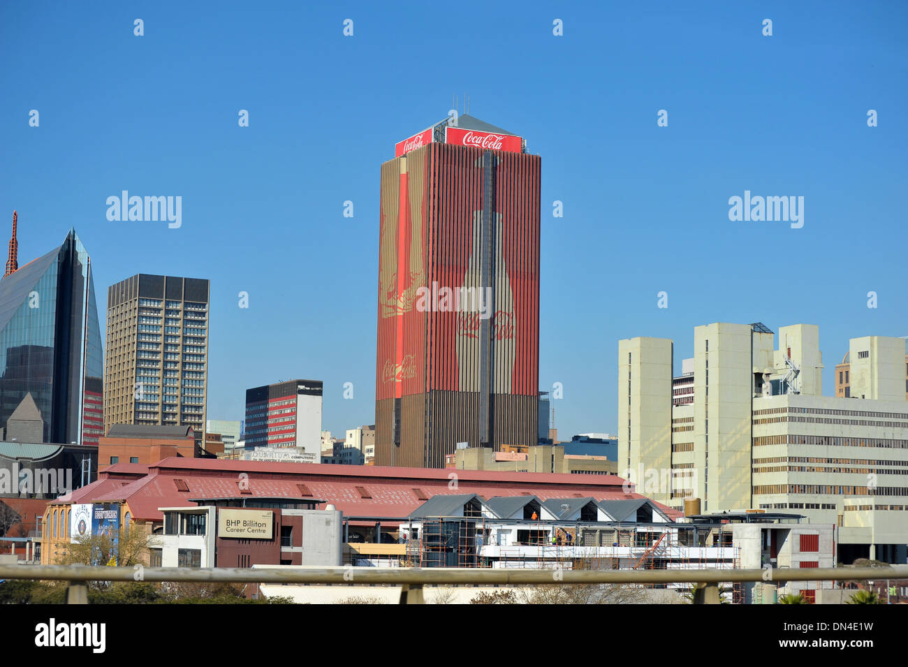 Un gratte-ciel de marque Coco Cola à Johannesburg - Afrique du Sud. Banque D'Images Un gratte-ciel de marque Coco Cola à Johannesburg - Afrique du Sud. Banque D'Images