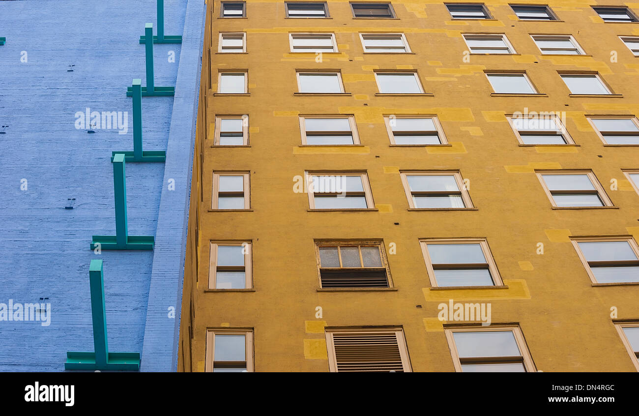 Le mur (alias La Passerelle à Soho)" par le sculpteur Forrest Myers, a fait ses débuts en 1973 Soho-Cast Quartier historique de fer. Banque D'Images