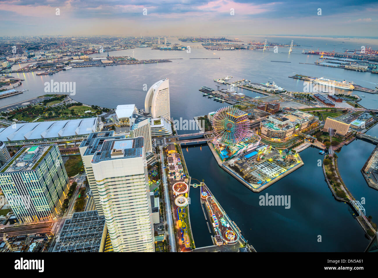 Yokohama, Japon à Minato-mirai waterfront. Banque D'Images