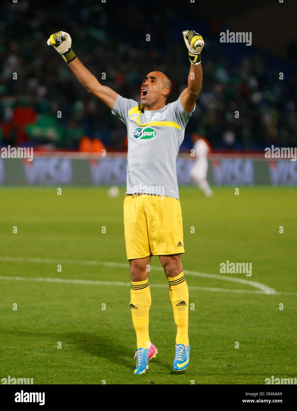 Marrakech , Maroc. Dec 18, 2013. Célébrations de l'attaquant Khalid ASKRI après la Fifa Club World Cup Semi finale entre le Raja Casablanca et de l'Atlético Mineiro du stade de Marrakech. Credit : Action Plus Sport/Alamy Live News Banque D'Images