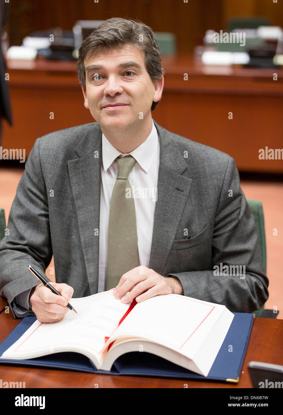 Bruxelles : Arnaud Montebourg pour assister à la réunion du Conseil Compétitivité, le 2013/02/19 Banque D'Images