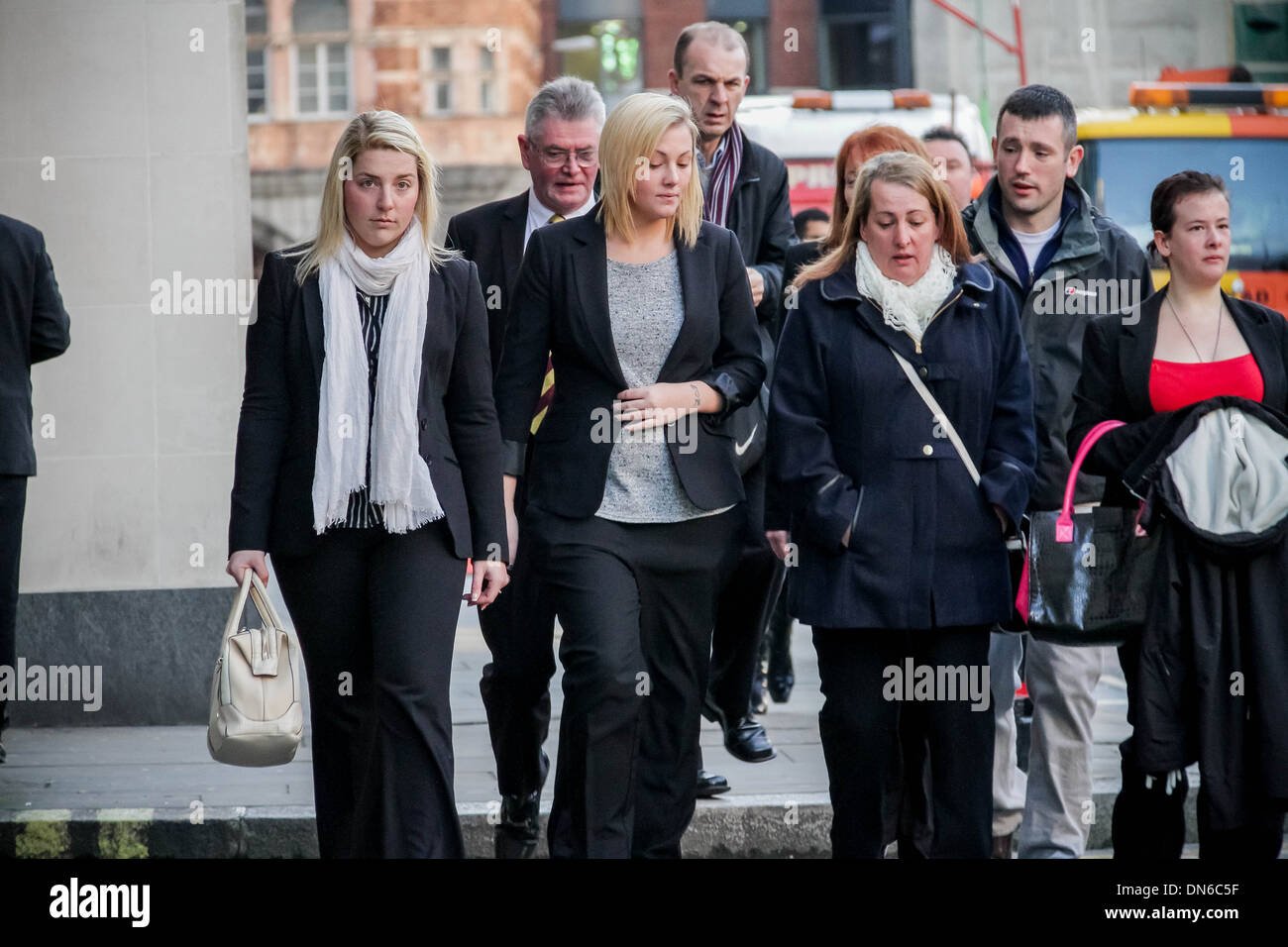 Lee Rigby arrivent à la famille cour Old Bailey à procès verdict à Londres. Banque D'Images