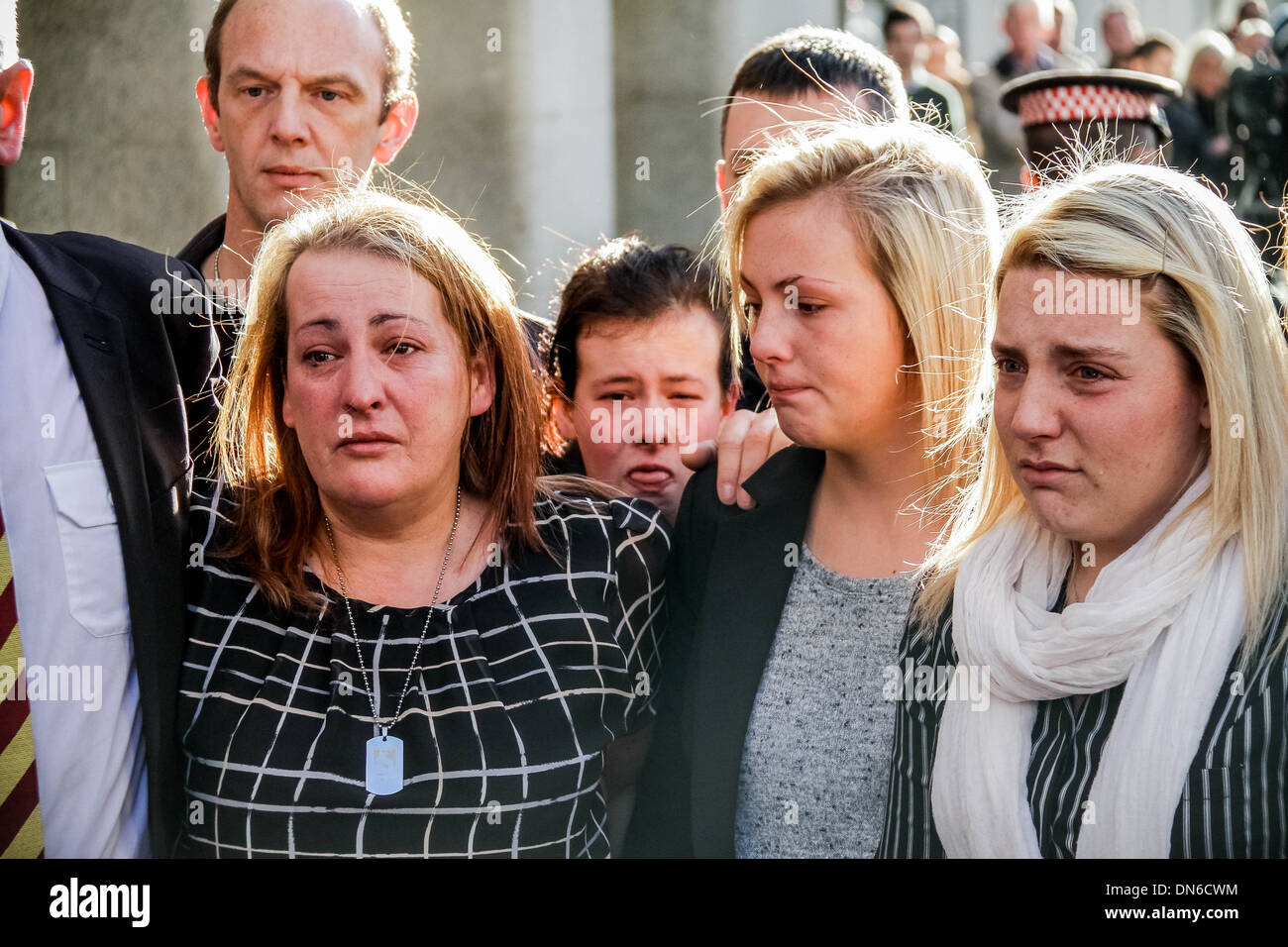 Lee Rigby famille faire une déclaration juste après Michael Adebolajo et Michael Adebowale sont trouvés coupables de meurtre à Old Bailey. Banque D'Images
