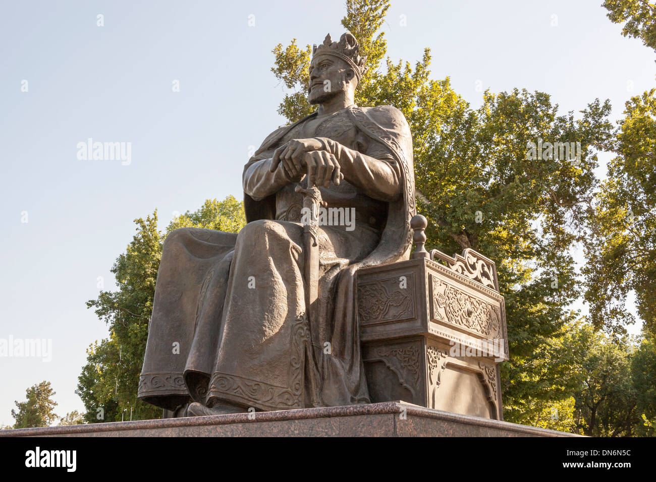 Statue d'Amir Timur, également connu sous le nom de Tamerlan et Tamerlan, Samarkand, Ouzbékistan Banque D'Images