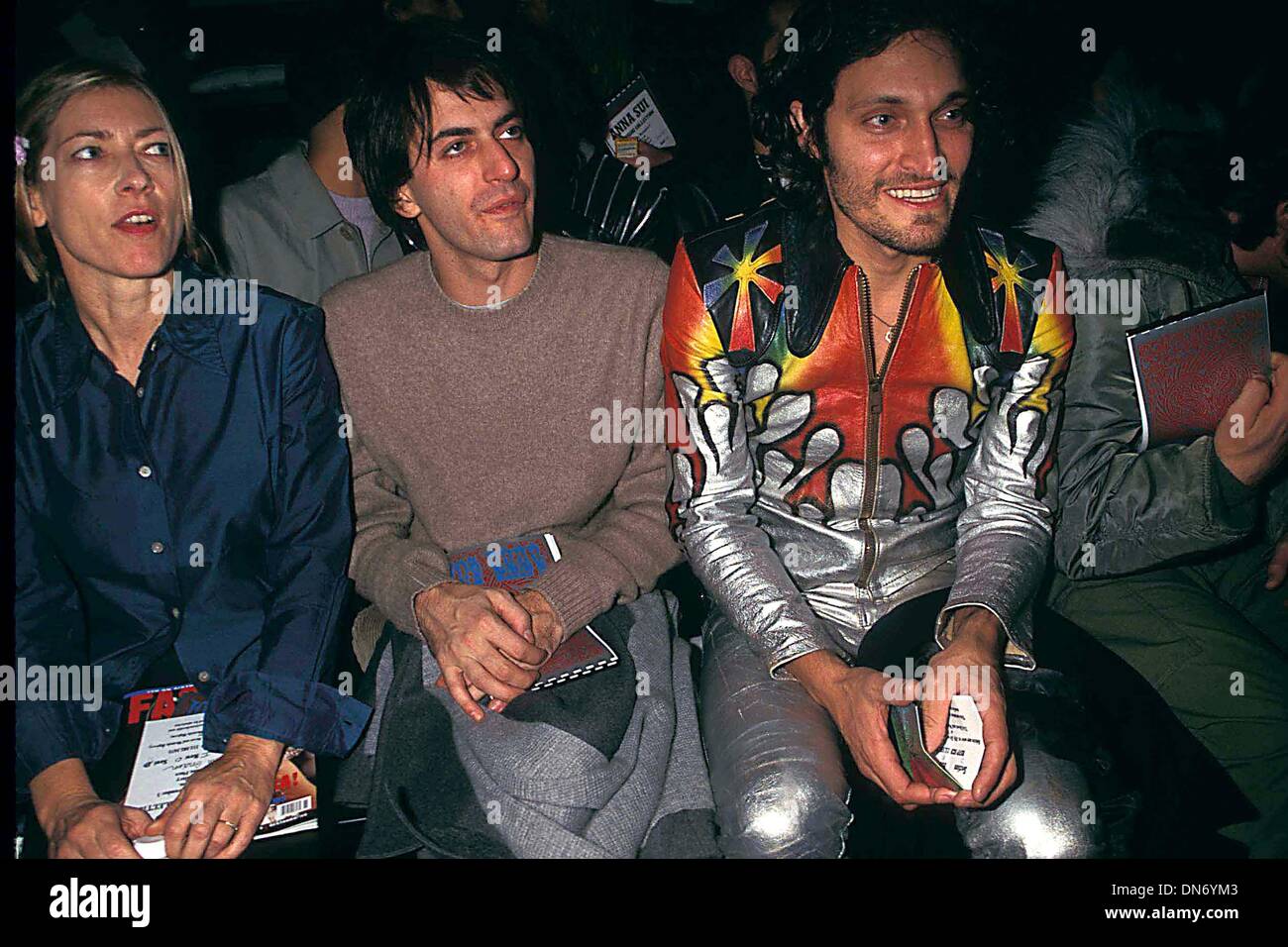 Le 5 novembre 1997 - K10391RHART.ANNA SUI PRINTEMPS 1998 FASHION SHOW .11-05-1997. ROSE HARTMAN- 1997.MARC JACOBS.VINCENT GALLO(Image Crédit : © Globe Photos/ZUMAPRESS.com) Banque D'Images