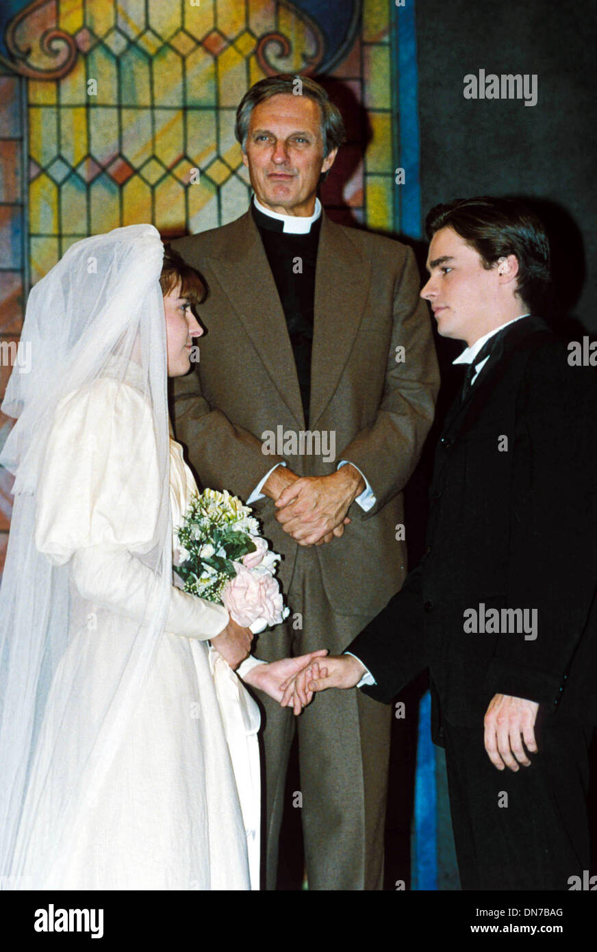 2 septembre 1991 - JENNA REDGRAVE ALAN ALDA ET ROBERT SEAN LEONARD DANS LE WEST END PRODUCTION DE NOTRE VILLE 09-02-1991. UPPA- - URK2611-C20..ALANALDARETRO(Image Crédit : © Globe Photos/ZUMAPRESS.com) Banque D'Images