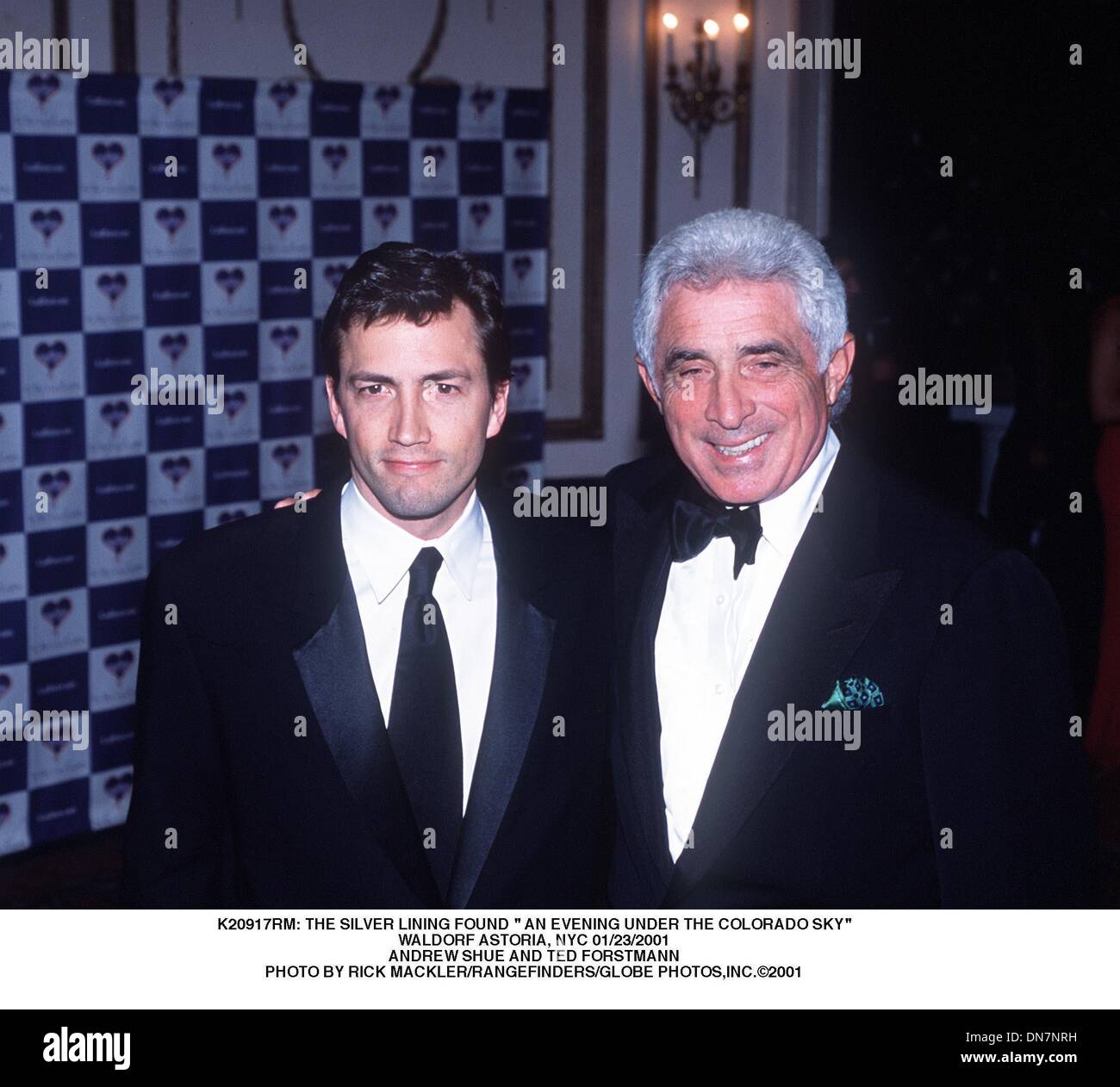 Le 23 janvier 2001 - K20917RM : LA DOUBLURE ARGENTÉE TROUVÉ '' UNE SOIRÉE SOUS LE CIEL DU COLORADO''.Waldorf Astoria, NYC 01/23/2001.ANDREW SHUE ET TED FORSTMANN. RICK MACKLER/(2001 Image : © Crédit Photos Globe/ZUMAPRESS.com) Banque D'Images