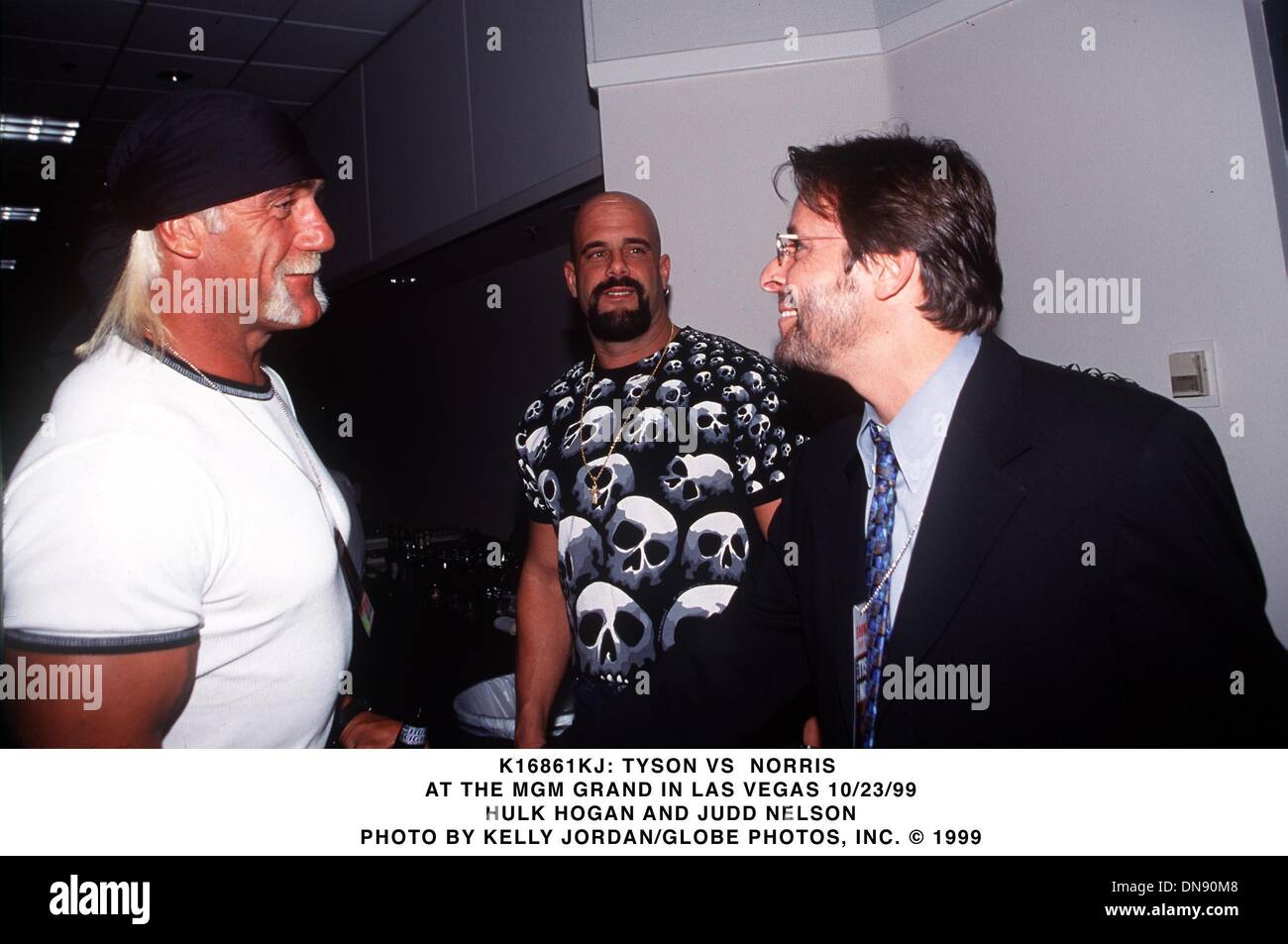 Le 23 octobre 1999 - K16861KJ : TYSON VS NORRIS .AU MGM GRAND DE LAS VEGAS 10/23/99.Hulk Hogan et JUDD NELSON. KELLY JORDAN/(1999 Image : © Crédit Photos Globe/ZUMAPRESS.com) Banque D'Images