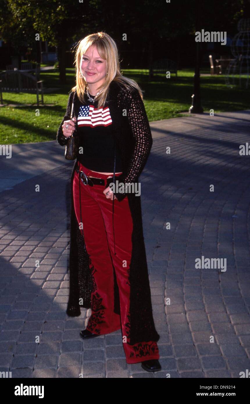 10 décembre 2001 - 12/9/2001.JIMMY NEUTRON : BOY GENIUS - PREMIÈRE MONDIALE.LES STUDIOS PARAMOUNT, à Hollywood, CA..Hilary Duff. ED GELLER/ 2001 (D)(Image Crédit : © Globe Photos/ZUMAPRESS.com) Banque D'Images