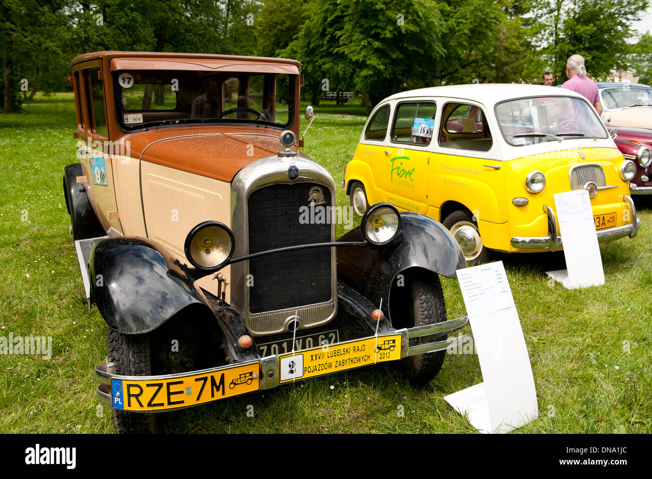 Deux automobiles Citroën et Fiat Banque D'Images