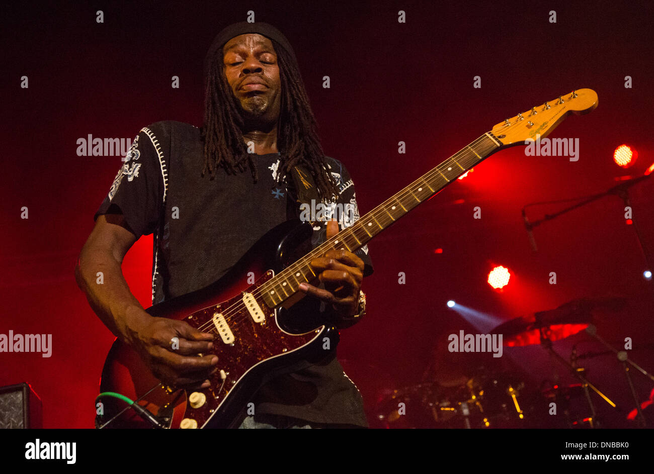 Bernard Allison à jouer au Festival de Blues 2013 Tenby, Pays de Galles, Royaume-Uni Banque D'Images