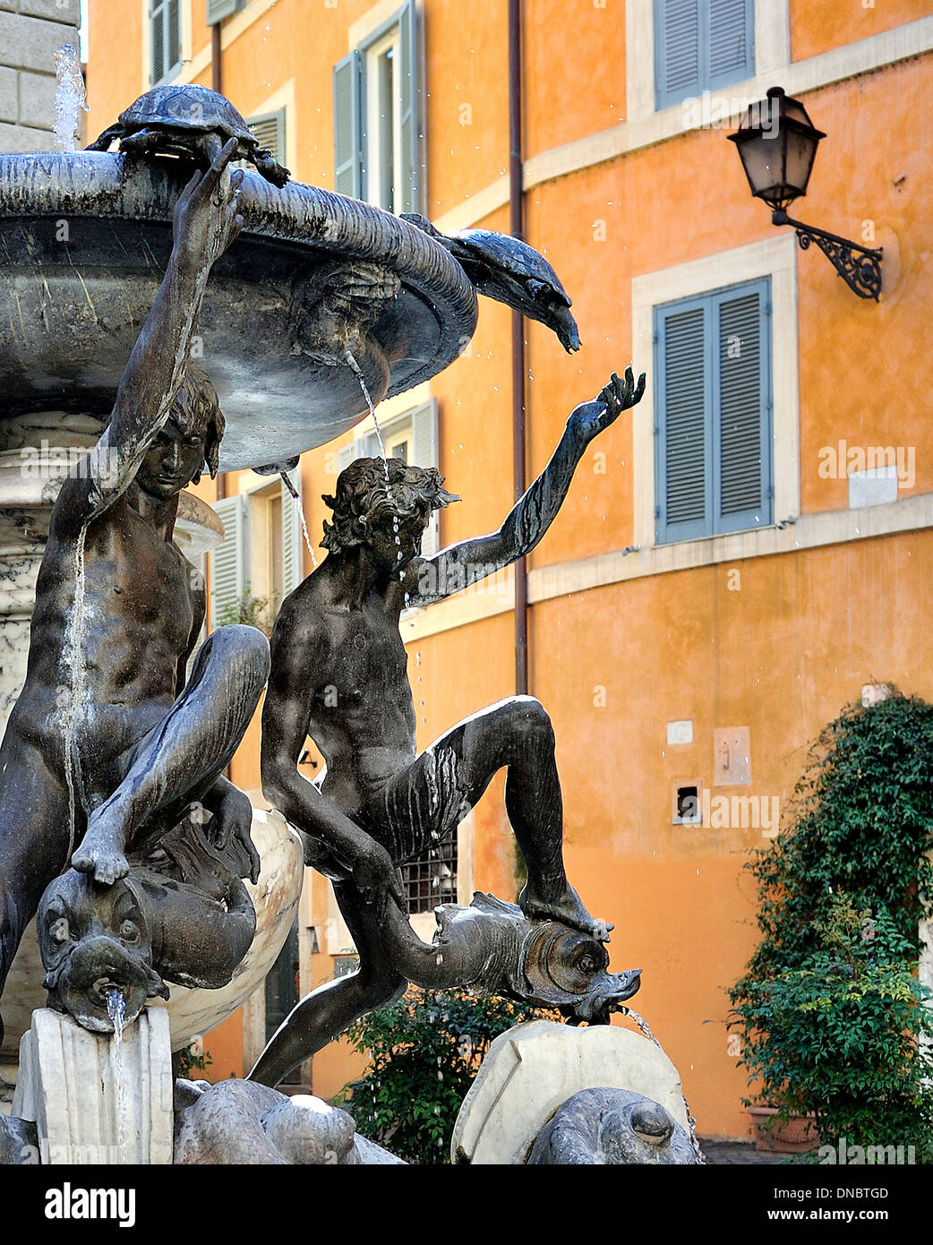 Fontaine des tortues, la piazza San Francesco, Rome, Italie. Banque D'Images