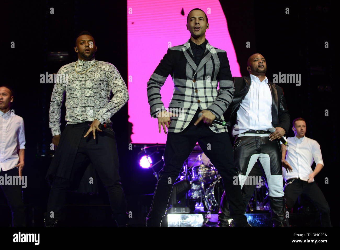 Londres, Royaume-Uni. Dec 21, 2013. JLS concert, au revoir les plus grands hits Tour à O2 Arena de Londres, 21 mars 2014, Photo de voir Li/Alamy Live News Banque D'Images