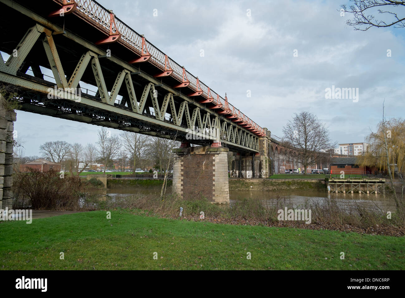 Pont de chemin de fer, sur la rivière Severn Worcester Banque D'Images