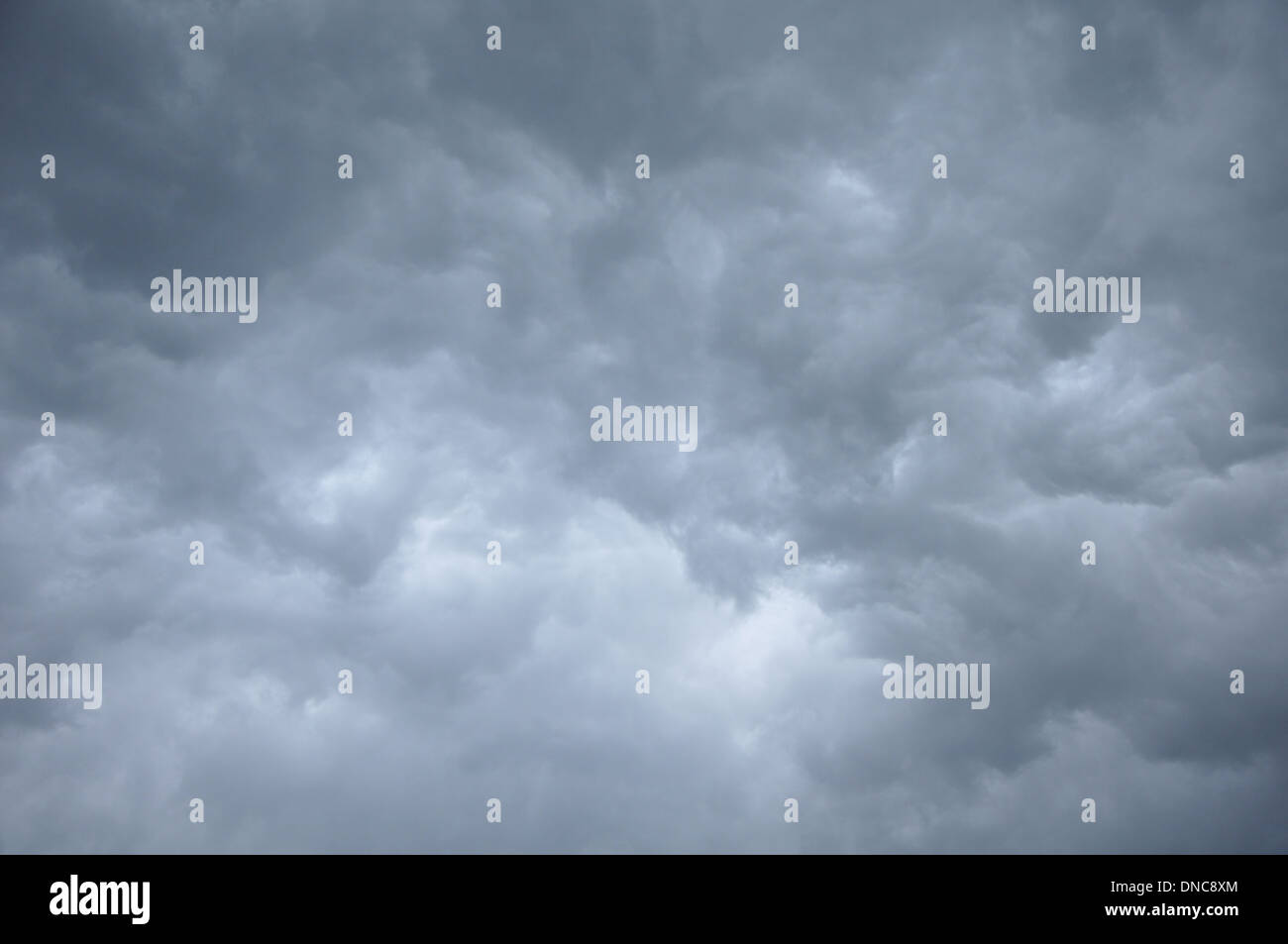 Ciel d’orage foncé Banque D'Images