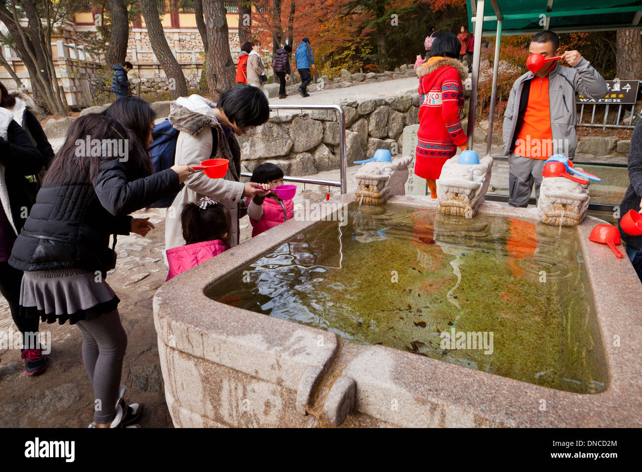 Bien potable publique à Bulguksa temple bouddhiste - Gyeongju, Corée du Sud Banque D'Images