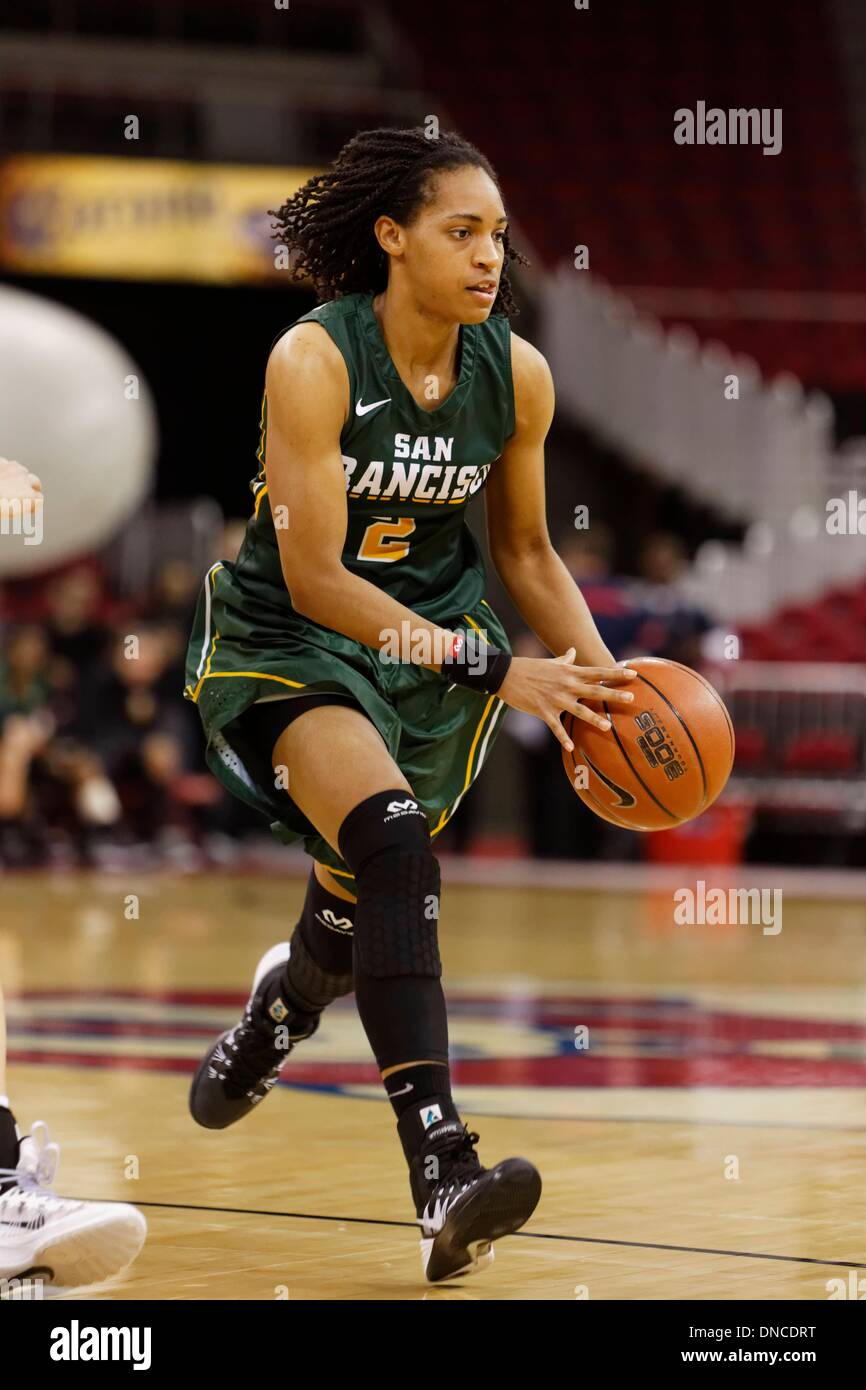 Fresno, CA, USA. 18Th Oct, 2013. 20 décembre 2013 Fresno, CA - San Francisco guard Taj Winston dans le jeu entre le San Francisco Dons et les fresno State Bulldogs au Save Mart Center à Fresno, CA. San Francisco a gagné le match 76 à 47. © csm/Alamy Live News Banque D'Images