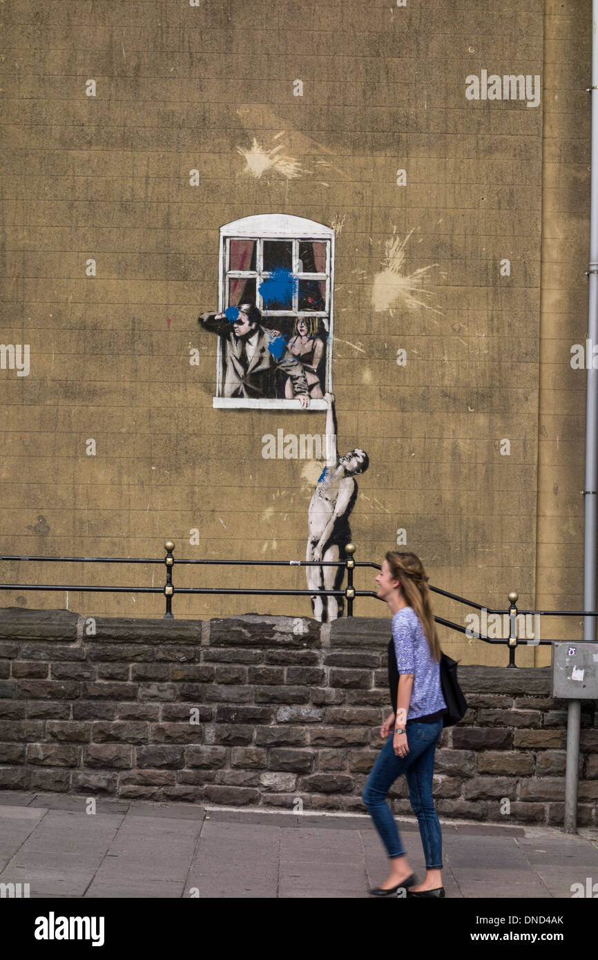 Well Hung Lover par graffeur Banksy, Frogmore Street, Bristol, Royaume-Uni Banque D'Images