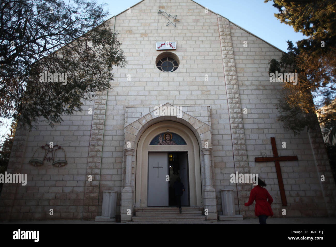 Gaza, Territoires palestiniens. Dec 23, 2013. Les chrétiens catholiques palestiniens se préparent à célébrer dans le jour de Noël le 23 décembre 2013.Photo : Ahmed Deeb/NurPhoto Crédit : Ahmed Deeb/NurPhoto ZUMAPRESS.com/Alamy/Live News Banque D'Images